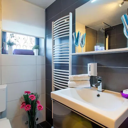 Neo Holiday home