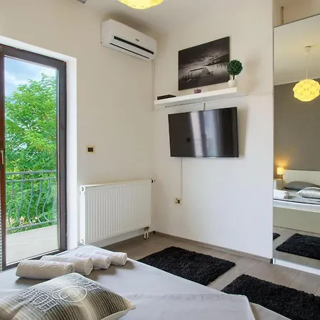 Neo Holiday home